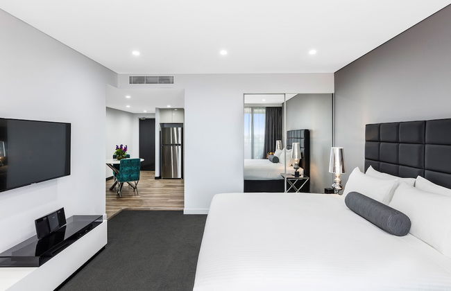 Meriton Suites Bondi Junction - Photo 6