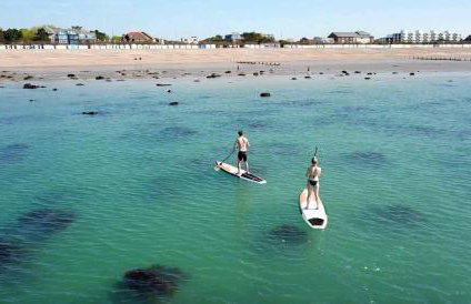 Spacious Coastal Family Home Sleeps 8 - Photo 40