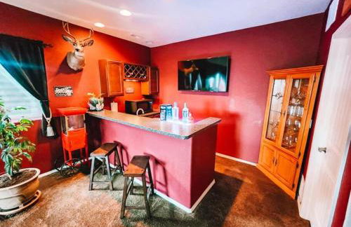 Peaceful Falcon Hot Tub Pet Friendly 3 King Beds - Foto 3