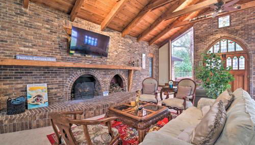 Grand Valrico Home with Deck, Fire Pit and Yard! - Photo 4