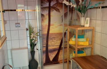 Best-Preis Ferienwohnung mit Netflix, Self-Check-In, eBike Ladestation im Fahrradraum, WLAN - direkt am Elberadweg im Herzen von Wittenberge - Foto 2