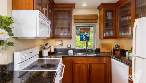 Hale Hahalua - Serenity and Ocean Views in Kailua-Kona at Keauhou Akahi above Keauhou Bay - Foto 5, stove, dishwasher