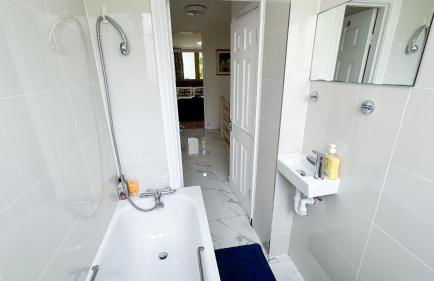 Modern 3-Bed, 3-Bath Maida Vale Flat with Private Garden near Little Venice, St Johns Wood, Regents Park, Paddington by NourNest Apartments - Photo 23