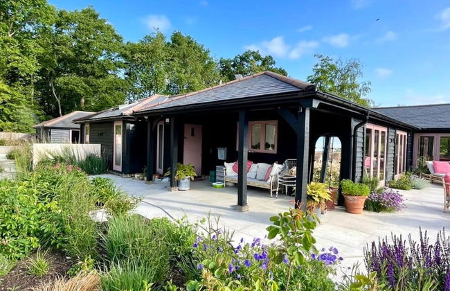 Luxury Countryside Haven for 10 - Photo 1