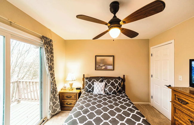 Osage Beach Getaway Lake Views Pet Friendly! - Photo 10