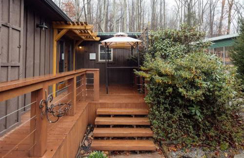 Home with Sauna & Hot Tub & Lake Access - Foto 35