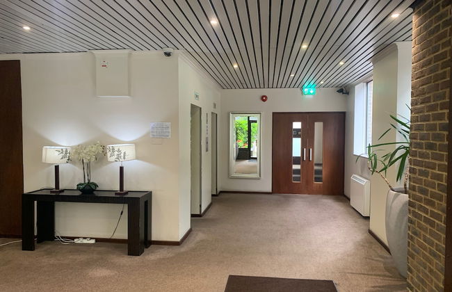 Marlyn Lodge - City of London - Photo 2