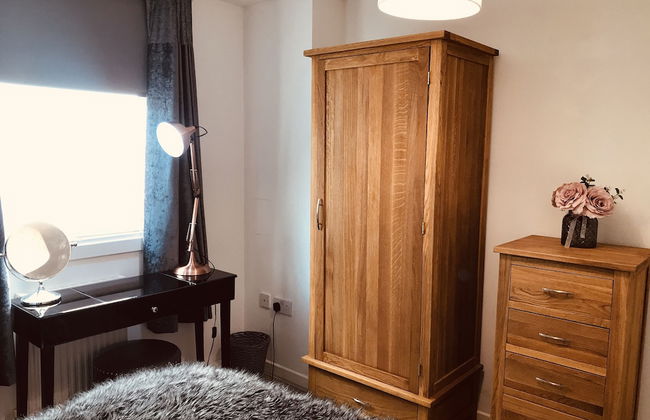 2 Bedroom Luxe Dockland Apartment with Parking - Foto 12