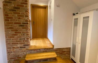 New Bury Cottage near Goodwood - Photo 10