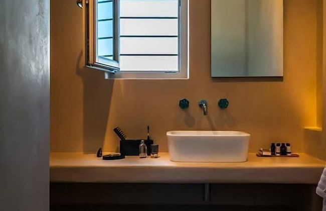 Milia Gi Suites - Photo 44