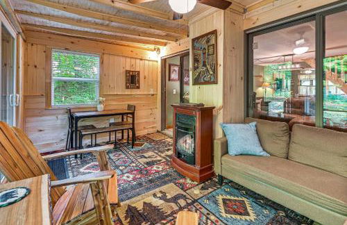 Less Than 8 Mi to Gore Mountain! Family Cottage with Porch - Foto 13