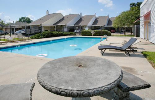 Baton Rouge Townhome with Pool Access - 7 Mi to LSU! - Foto 2