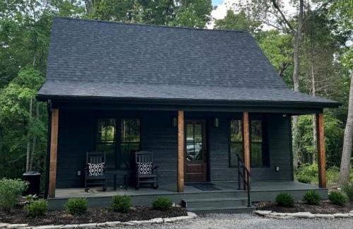 Hot-tub and Fire Pit Provided Cabin in Carbondale, Illinois - Foto 1