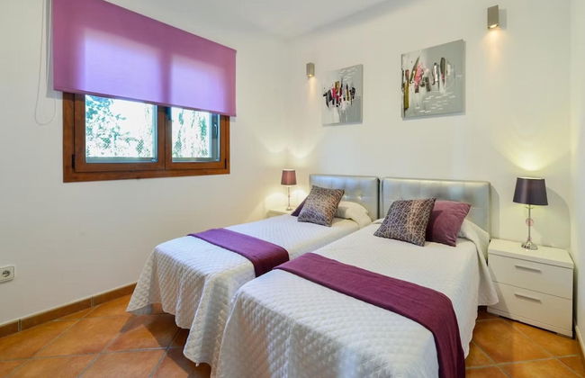 Modern Villa With Pool Near Town - Foto 3