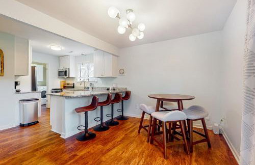 Maple Leaves - 30 Day Rental - Photo 3