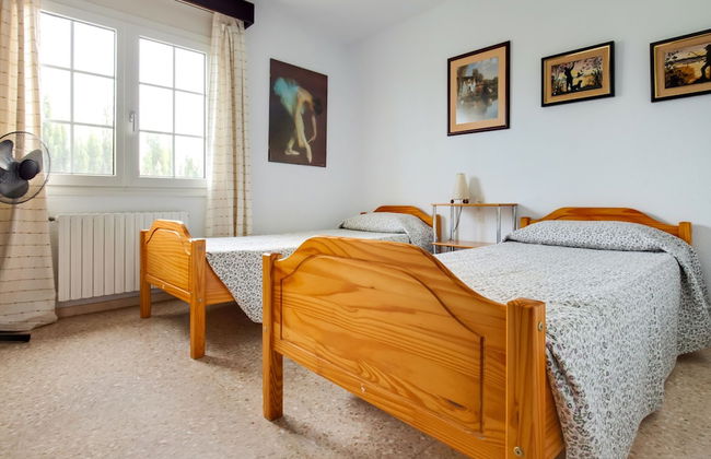 Deluxe Villa in Urbanització Bon Relax near Beach - Foto 16