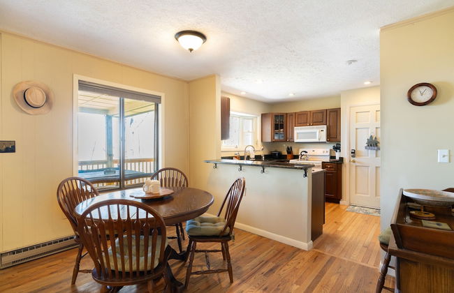 Ash Vale by Avantstay Spacious Deck w Views Ping Pong Table - Foto 4