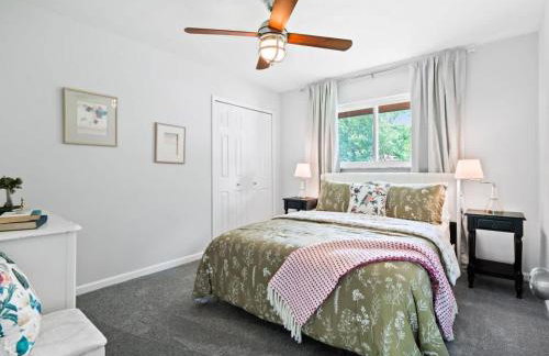 Spacious and Luxury Designed Ranch with Game Room - Foto 45