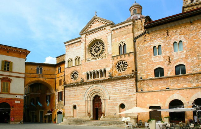 Swim, Savor, and Stroll in Umbria - Foto 40