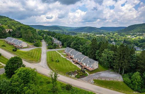 Updated townhome - Walk to Holiday Valley - Foto 40