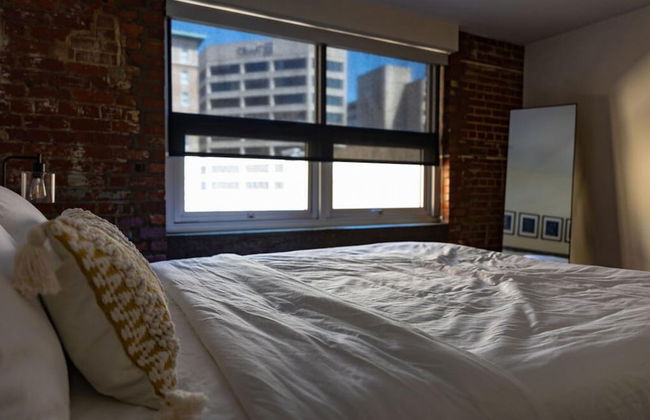 Stunning 2 BR Loft Smack in the Heart of Downtown - Foto 25