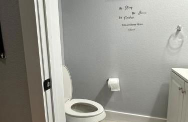 Babyproofed, CinemaHome, TCU,DikciesArena,Stockyard,FortWorth - Foto 24