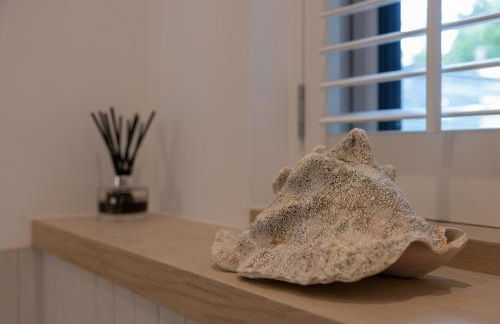 Saltwater Lodge - Air Conditioned 75yrd to the sea - Photo 14