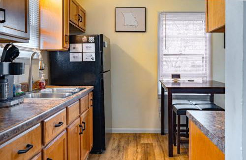 Historic Route-66 Bungalow - Photo 20