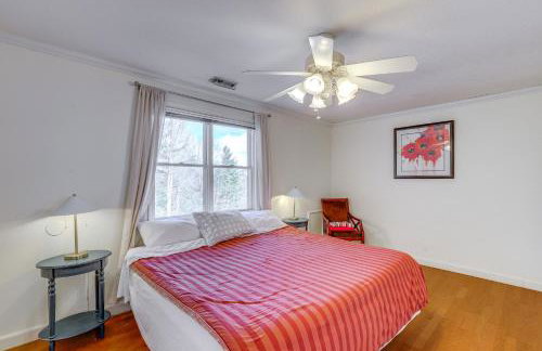 Spacious Group Retreat with Game Room in Marshall! - Foto 22