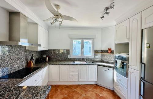 Casa Luna - Three Bedroom Villa with Stunning View - Foto 25