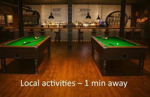 Central Apt - Sleeps 6- Steps to Bars & Restaurant - Foto 27