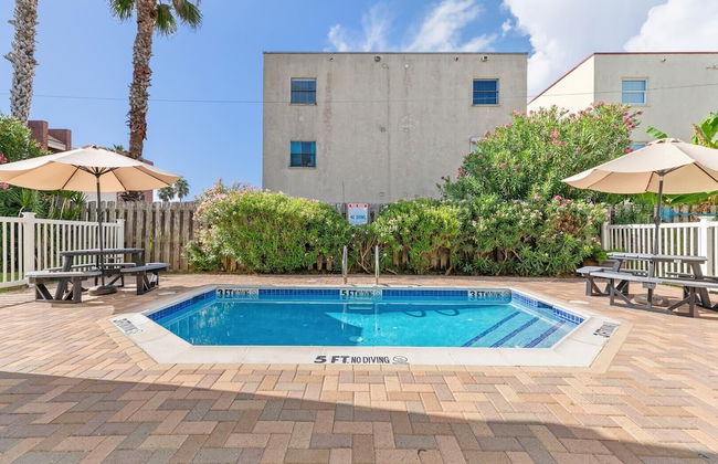 Large Family Condo Close to the Beach With Pool! - Foto 15