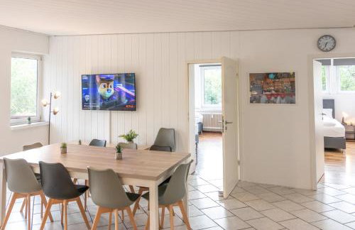 Berghof Wörner 2 Wohnungen für bis zu 20 Personen mit Balkon I Terrasse I 4 Bäder I NETFLIX I Ruhig und gemütlich wohnen - Foto 14