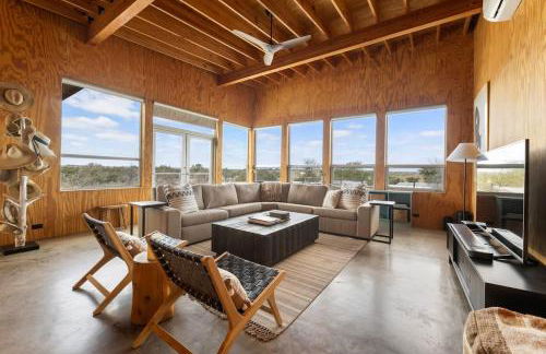 Luxury Riverfront Retreat - 6 Cabins - Private Pool - Photo 7