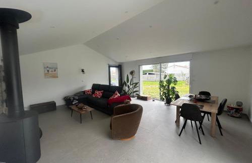 Charmante Maison Rénovée Proche Plage et Forêt avec Jardin - FR-1-652-57 - Foto 30