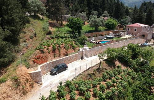 Ampelos Cretan Villa - Private Pool & Heated Ozone Jacuzzi - Photo 4