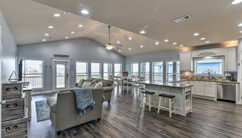 Group Getaway with Deck, Steps to Crystal Beach! - Foto 4