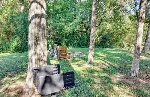 On-Site Creek and Spacious Yard Family Gem in Royal - Foto 29