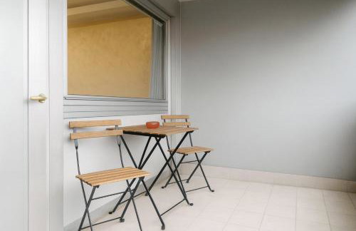 Modernes City Apartment in Top Lage, Balkon, kostenloser Parkplatz max 1,65m Höhe und 1,8m Breite - Foto 12