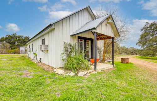 Large Yard and Pond Fayetteville Rural Retreat - Foto 20