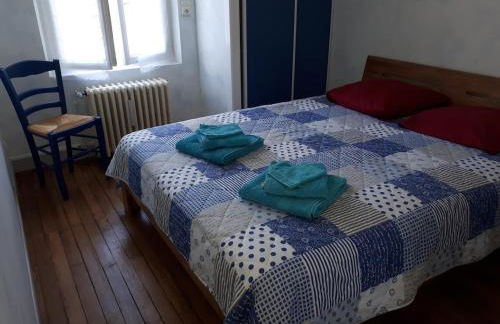 Logement indépendant dans cité médiévale - Foto 6