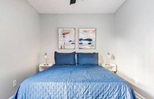 4 Bed 2 Bath, Dog Friendly, Pool, Walk to Stadium - Foto 14