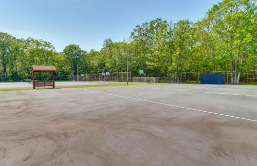 Home with Fire Pit in Jim Thorpe 6 Mi to Dtwn! - Foto 33