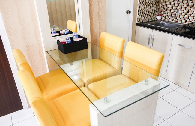 Pool View 2BR Mutiara Bekasi Apartment - Photo 13