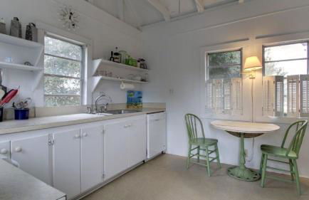 1111 Middle Street by AvantStay Charming Historic Cottage Featured in Dear John Movie Beach Access - Foto 12