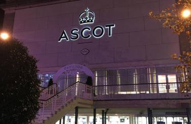 A Home from Home -2 Bed Flat & Free Driveway Parking - Foto 29