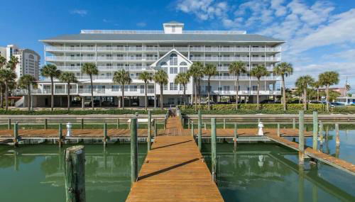 NEW Beach Condo 5 min walk to the Beach Sleeps 9 - Foto 2