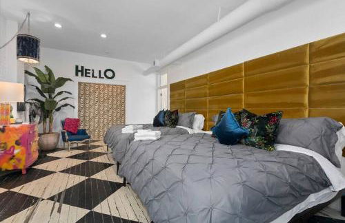 3 Bedroom Penthouse Downtown Close to Everything - Photo 35