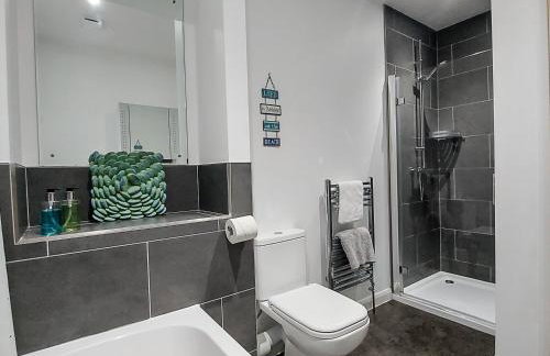 Meadow View Apartments are 2 and 3 bedroomed with private parking - Foto 24