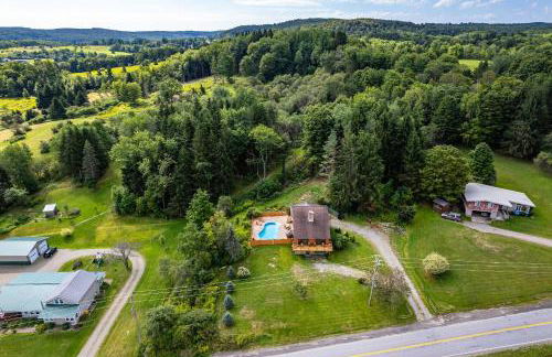 Family-Friendly Cabin with Heated Pool & Sauna - Foto 58